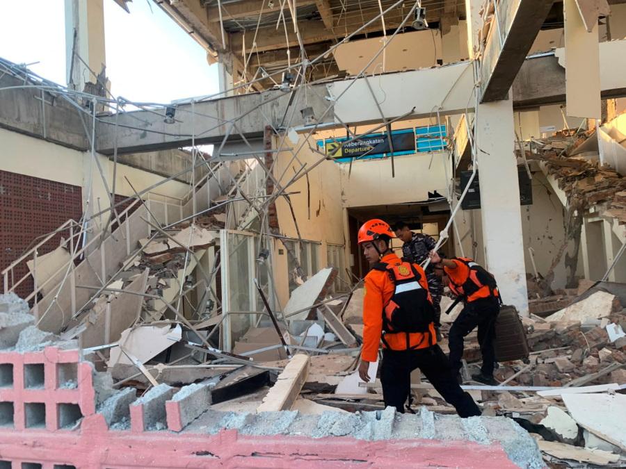 印尼7.7级地震已造成至少33人死亡